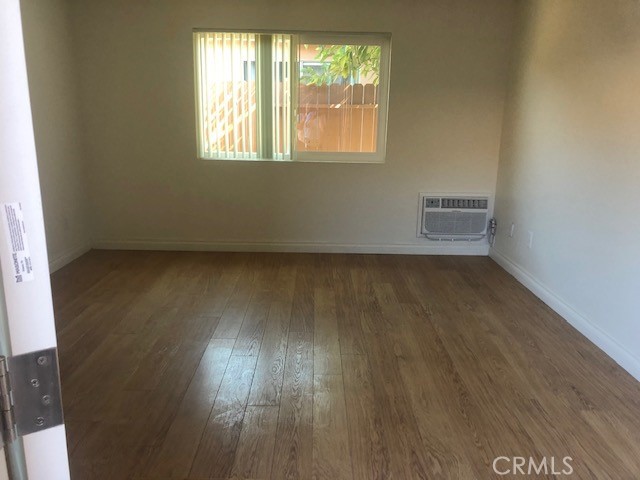 Detail Gallery Image 11 of 14 For 471 N Oak St, Orange,  CA 92867 - – Beds | – Baths