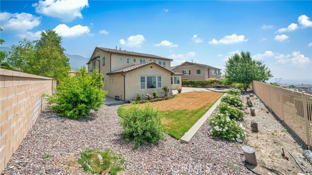 12729 Indian Ocean Drive, Etiwanda CA: https://media.crmls.org/medias/e79af780-d63d-4075-897d-1c361bf82ea5.jpg