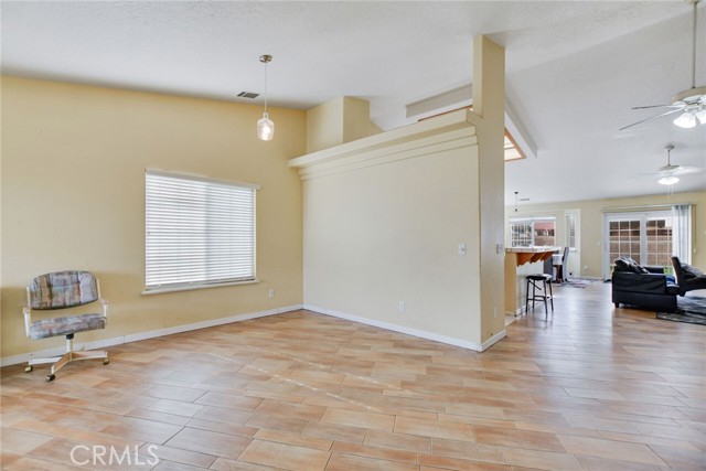 Detail Gallery Image 8 of 50 For 12794 Rain Shadow, Victorville,  CA 92395 - 3 Beds | 2 Baths