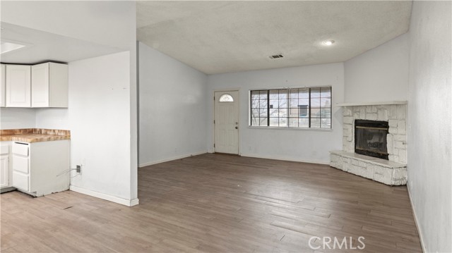 Detail Gallery Image 6 of 29 For 8222 3rd Ave, Hesperia,  CA 92345 - 3 Beds | 2 Baths