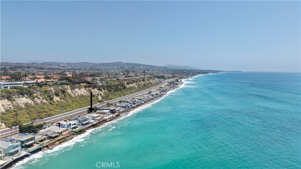 https://media.crmls.org/medias/e79ba6d2-e5a2-4913-bb2e-bd3de9466523.jpg?preset=X-Large