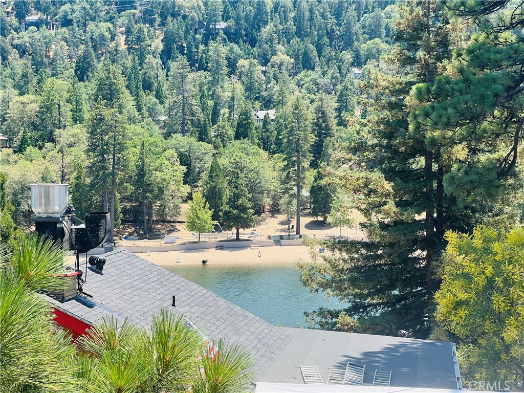 https://media.crmls.org/medias/e79bd690-8406-4844-8691-d8058ff04f01.jpg?preset=X-Large