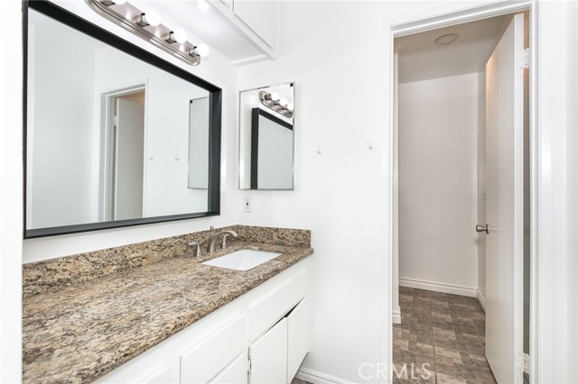 Detail Gallery Image 9 of 19 For 5460 White Oak Ave #K307,  Encino,  CA 91316 - 2 Beds | 2 Baths