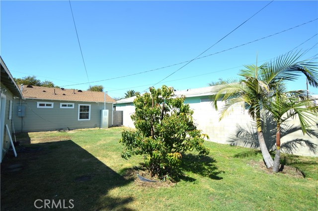 9422 Bartolo Avenue, Pico Rivera CA: https://media.crmls.org/medias/e79c4fa0-33d2-4440-927c-3c871d282469.jpg