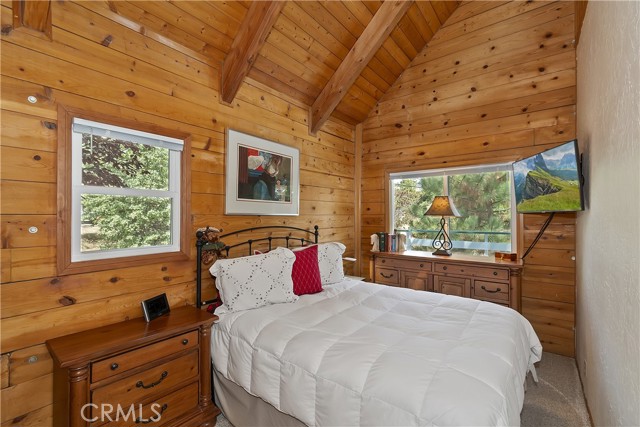 Detail Gallery Image 17 of 49 For 27026 Overlook Ln, Lake Arrowhead,  CA 92352 - 2 Beds | 1/1 Baths