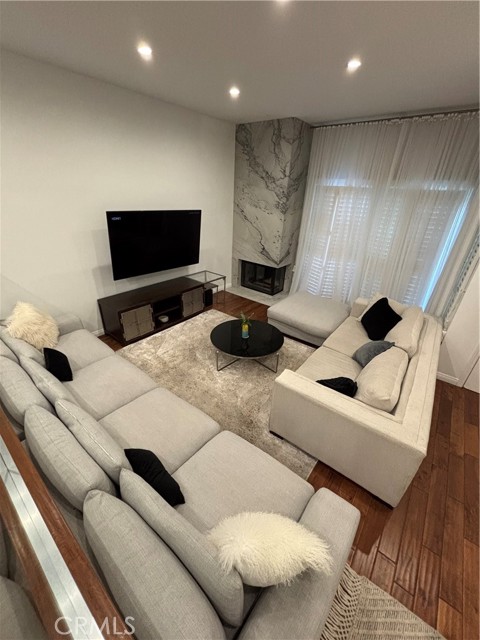 5533 Edward E Horton Lane, Encino CA: https://media.crmls.org/medias/e79e30e6-293f-45fb-9865-f9ed0db27586.jpg
