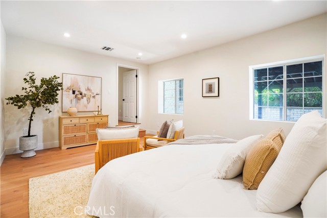 Detail Gallery Image 33 of 55 For 18324 Sylvan St, Tarzana,  CA 91335 - 4 Beds | 2 Baths
