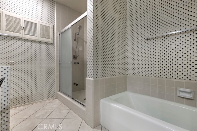 Detail Gallery Image 13 of 39 For 17522 Sherman Way #202,  Van Nuys,  CA 91406 - 2 Beds | 3 Baths