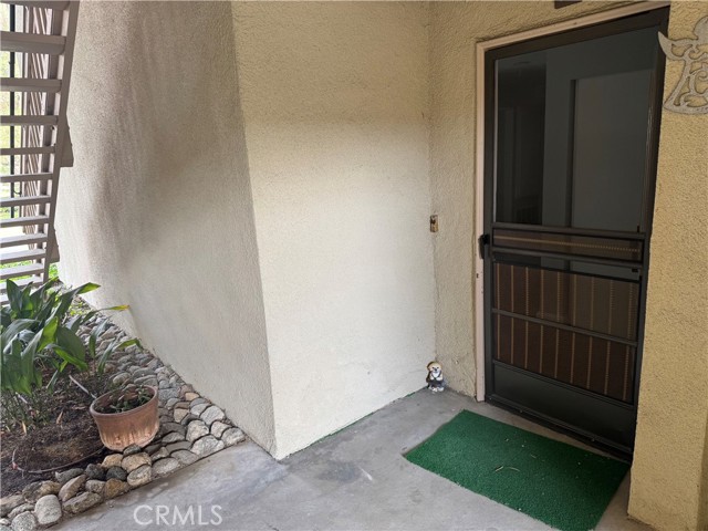 Detail Gallery Image 3 of 28 For 13602 La Jolla Cir #B,  La Mirada,  CA 90638 - 2 Beds | 2 Baths