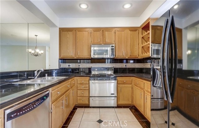 Detail Gallery Image 8 of 27 For 12 Plumeria Ln #122,  Aliso Viejo,  CA 92656 - 3 Beds | 2/1 Baths