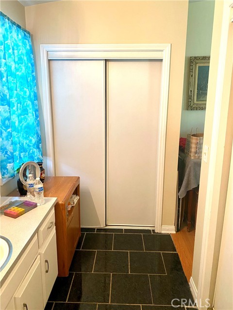 526 W Avenue J5, Lancaster CA: https://media.crmls.org/medias/e7a0086b-c09b-4daa-a5b0-59ee172bc7c0.jpg