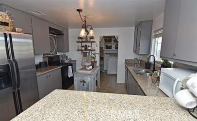 21825 Thunderbird Road, Apple Valley CA: https://media.crmls.org/medias/e7a07dae-8dfd-41d6-b842-14e63ee3e4c9.jpg