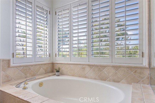 27448 Whitefield Place, Valencia CA: https://media.crmls.org/medias/e7a0b46b-a9f2-49c9-b55c-78d72d8a312a.jpg