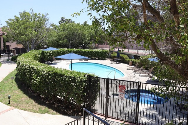 2385 Roscomare Road, Bel Air CA: https://media.crmls.org/medias/e7a10cda-a660-40e5-8a89-d716dd2f8632.jpg