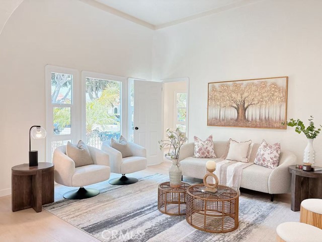 Detail Gallery Image 5 of 5 For 8633 Cimarron St, Los Angeles,  CA 90047 - 4 Beds | 3 Baths