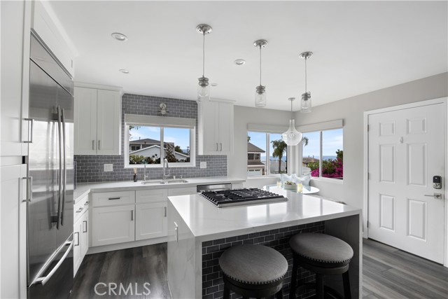 284 Chiquita Street, Laguna Beach CA: https://media.crmls.org/medias/e7a1d9d2-ebd1-4096-8a8f-976a047deb2d.jpg