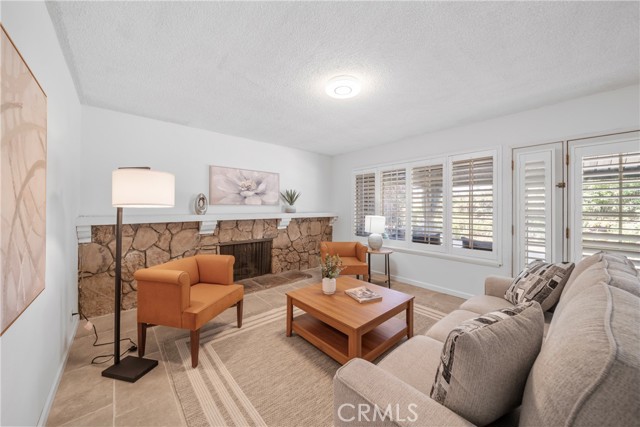 1305 Fairlance Drive, Walnut CA: https://media.crmls.org/medias/e7a28755-fa5d-4d2f-b8eb-72209a772eec.jpg