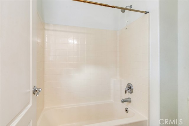 38932 Cherry Point Lane, Murrieta CA: https://media.crmls.org/medias/e7a3036d-4233-4886-9d08-2af13eea1ff7.jpg