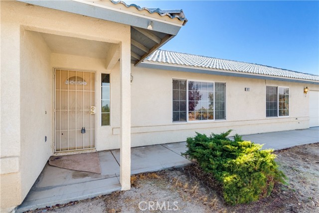 Detail Gallery Image 2 of 27 For 1011 Mono Rd, Pinon Hills,  CA 92372 - 3 Beds | 2 Baths