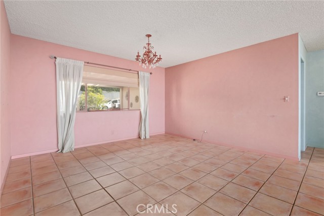 1806 Sunset Drive, Ventura CA: https://media.crmls.org/medias/e7a3fd3a-31ec-47ba-b985-c957ef2b6466.jpg