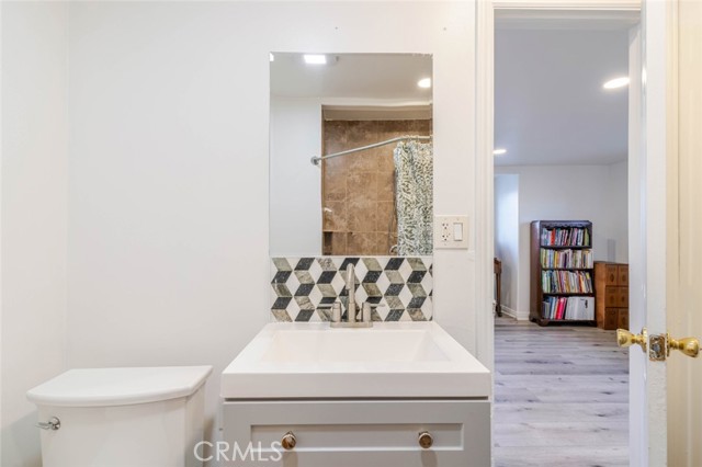 Detail Gallery Image 14 of 29 For 10434 Irma Ave, Tujunga,  CA 91042 - 2 Beds | 1 Baths