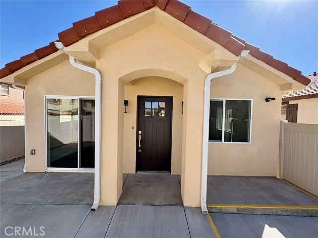 Detail Gallery Image 1 of 10 For 6333 Posada #B,  Palmdale,  CA 93552 - 3 Beds | 2 Baths