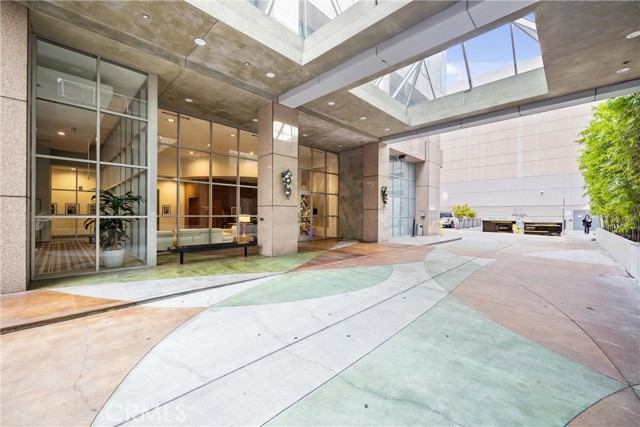 Detail Gallery Image 1 of 42 For 801 S Grand Ave #1404,  Los Angeles,  CA 90017 - 1 Beds | 1 Baths