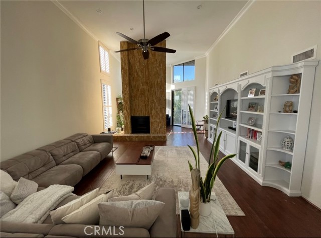 Detail Gallery Image 8 of 35 For 14521 Benefit St #306,  Sherman Oaks,  CA 91403 - 2 Beds | 2 Baths