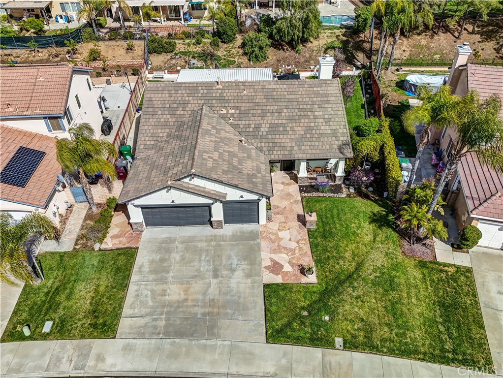 https://media.crmls.org/medias/e7a5b4ce-dbcc-42b8-a712-7a8d6694c101.jpg?preset=X-Large
