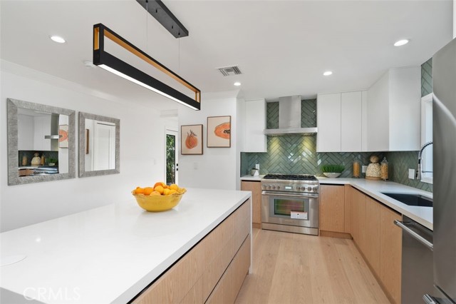 4366 Camero Avenue, Los Angeles CA: https://media.crmls.org/medias/e7a66300-9cac-4a10-afcb-8e78937a18fc.jpg