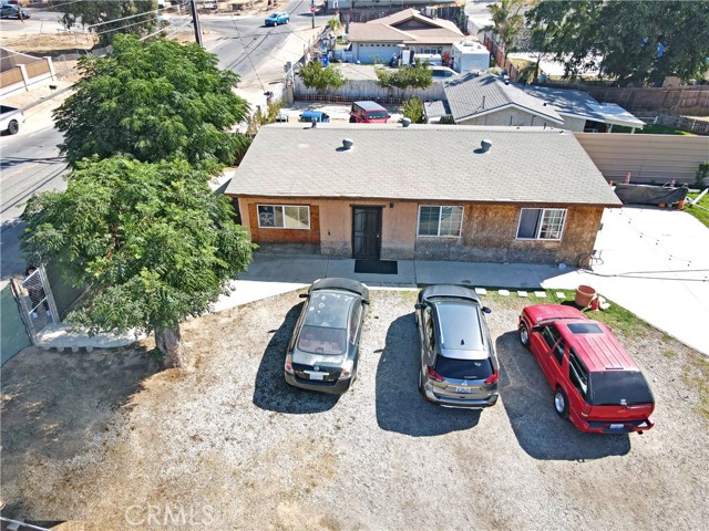 Detail Gallery Image 4 of 13 For 11038 Holmes Ave, Jurupa Valley,  CA 91752 - 4 Beds | 2 Baths