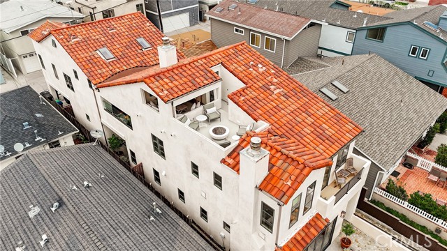 613 Larkspur Avenue, Corona del Mar CA: https://media.crmls.org/medias/e7a78a6e-90b6-4cdd-862e-708c4ac91e67.jpg