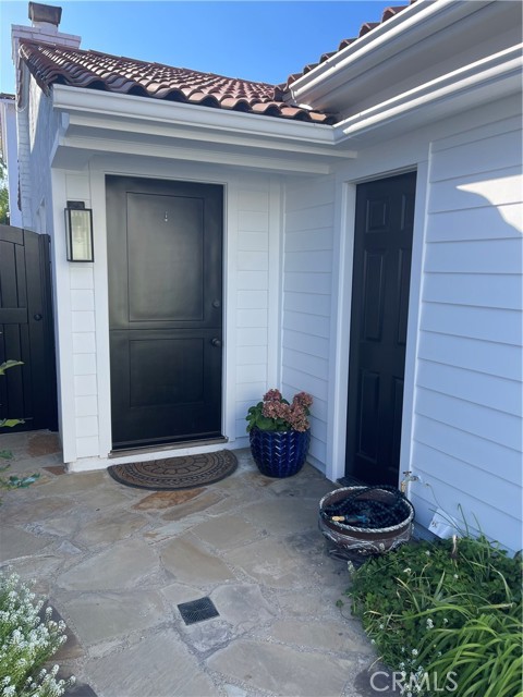Detail Gallery Image 2 of 22 For 119 via Zurich, Newport Beach,  CA 92663 - 3 Beds | 2 Baths