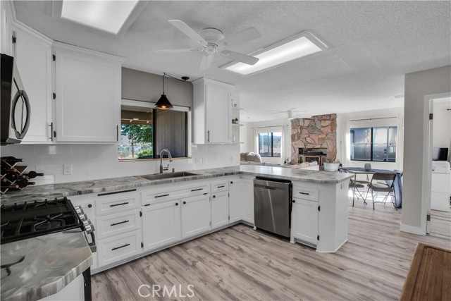 Detail Gallery Image 13 of 51 For 57920 Buena Vista Dr, Yucca Valley,  CA 92284 - 3 Beds | 2 Baths