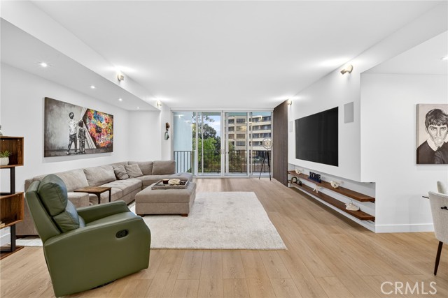 10433 Wilshire BLVD Unit: 202