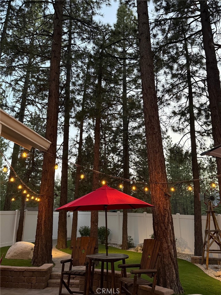 https://media.crmls.org/medias/e7a86e8c-15fa-45de-8f16-f4827c4f0d37.jpg?preset=X-Large