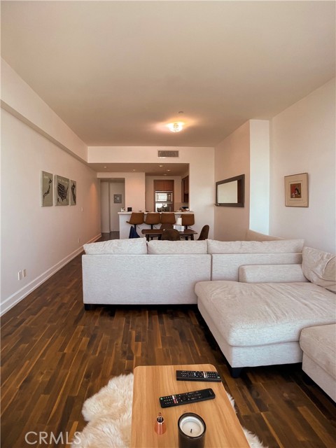 900 West Olympic photo 7