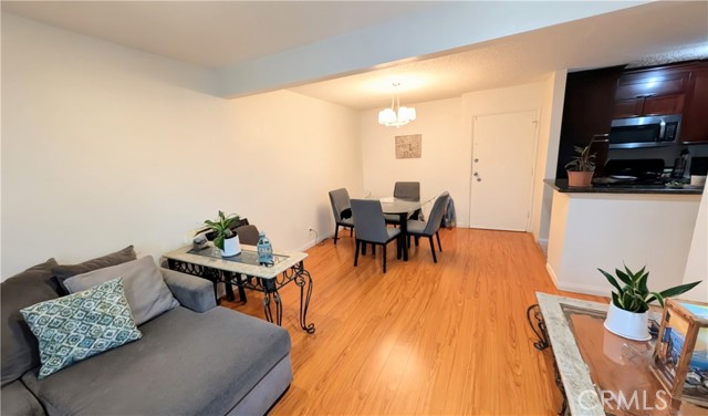 18620 Hatteras, Tarzana CA: https://media.crmls.org/medias/e7a91eed-3bd0-45fd-934c-ef23603cde40.jpg