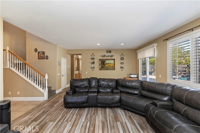 Detail Gallery Image 11 of 41 For 42467 Thoroughbred Ln, Murrieta,  CA 92562 - 4 Beds | 3 Baths