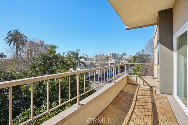 Detail Gallery Image 31 of 33 For 100 Hermosa Ave 3a,  Long Beach,  CA 90802 - 2 Beds | 2 Baths