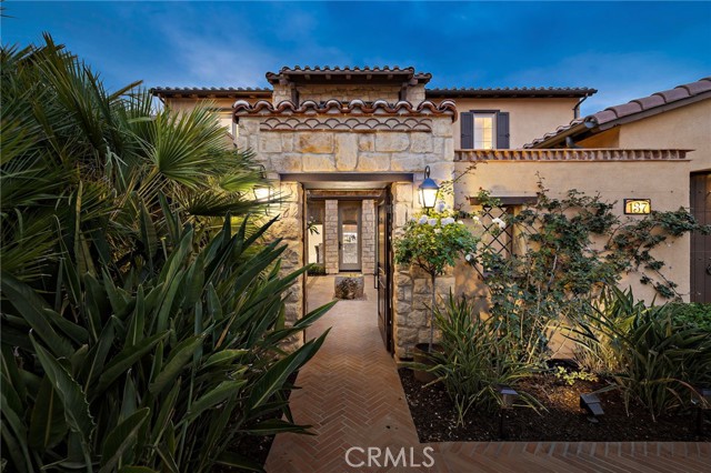 137 Sunset, Irvine CA: https://media.crmls.org/medias/e7a9b9fb-ffd4-438d-a749-57d6d6c54f4f.jpg