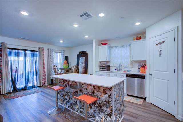 Detail Gallery Image 4 of 21 For 295 Bryce Canyon Ct, Merced,  CA 95341 - 4 Beds | 2 Baths