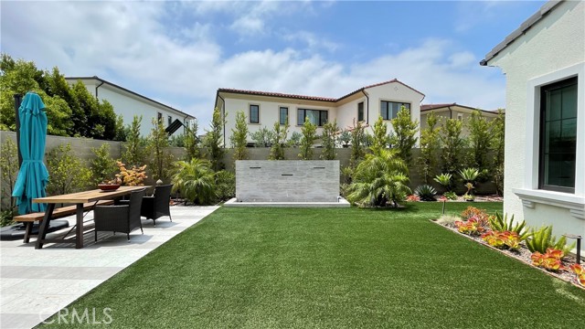 94 Interstellar, Irvine CA: https://media.crmls.org/medias/e7aa72da-5f17-40e6-94a0-f05e283788b6.jpg