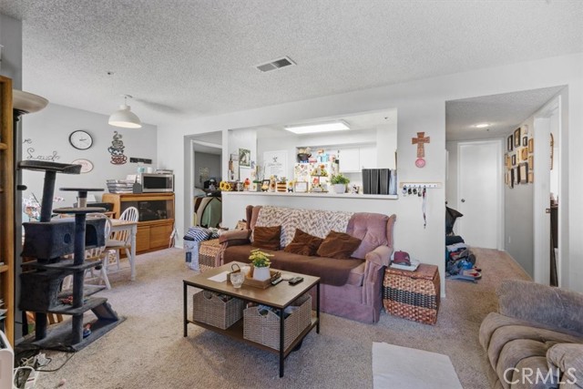 321 Inger Drive, Santa Maria CA: https://media.crmls.org/medias/e7aa8757-bf35-4280-bb20-34cd579768aa.jpg