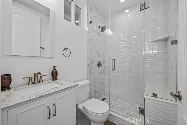 Detail Gallery Image 13 of 47 For 12042 Bradford Pl, Granada Hills,  CA 91344 - 5 Beds | 4/1 Baths