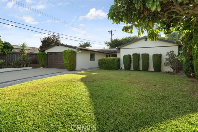 Detail Gallery Image 3 of 28 For 2901 Royal Palm Dr, Costa Mesa,  CA 92626 - 4 Beds | 2 Baths