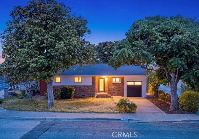 Front Image Thumbnail for CRDW26151629