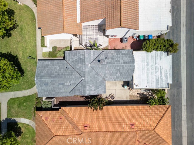 10 Windrow, Irvine CA: https://media.crmls.org/medias/e7ad9a5b-8e9a-4b03-83d6-bb84512b316b.jpg