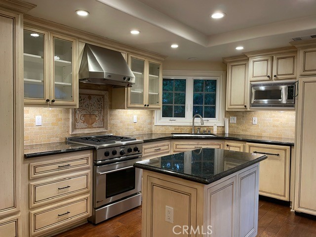 Detail Gallery Image 5 of 18 For 16 Caraway, Irvine,  CA 92604 - 3 Beds | 2 Baths