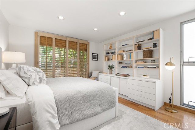 Detail Gallery Image 31 of 42 For 3511 Stonehill Pl, Sherman Oaks,  CA 91423 - 5 Beds | 3 Baths